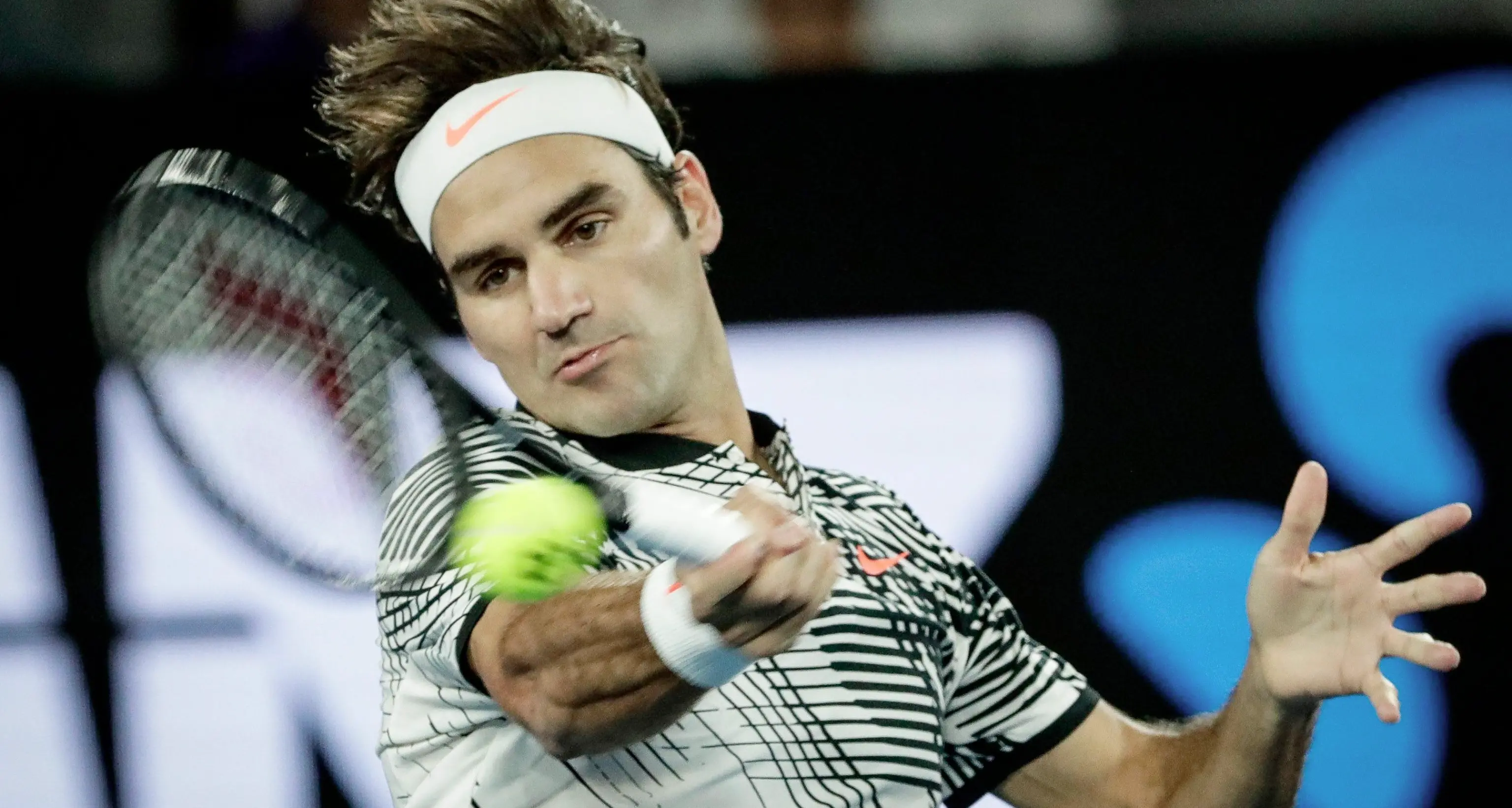 Federer in cerca del torneo numero 100