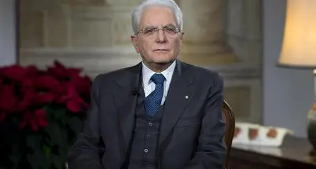 Mattarella: «La priorità è il lavoro Si andrà al voto solo con regole certe»