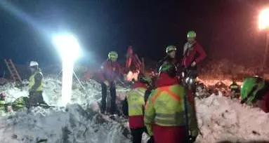 Rigopiano, recuperate tutte le vittime Sotto la neve 29 morti, 11 i superstiti