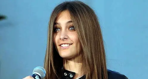 Paris, figlia di Michael Jackson «Mio padre è stato ucciso»
