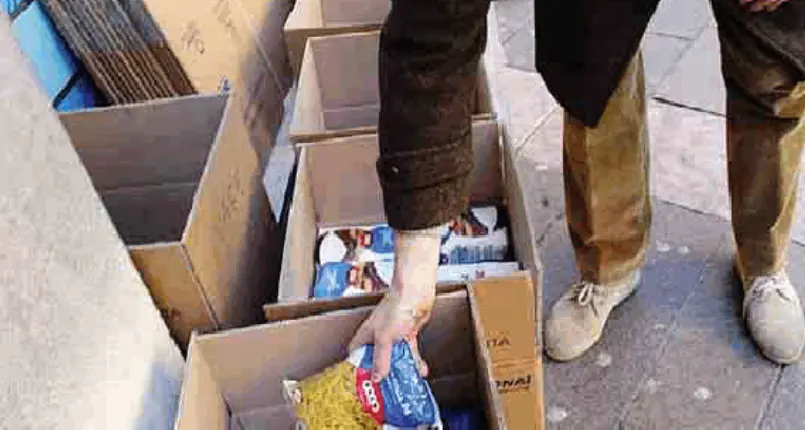 Venti quintali di cibo distribuiti ai poveri