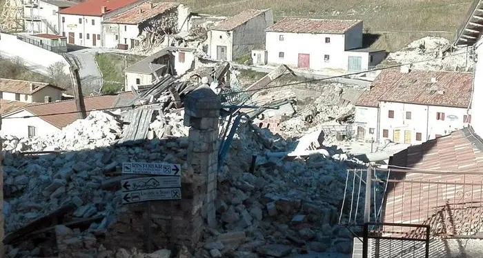 Sisma, altra forte scossa Renzi: piano per gli sfollati