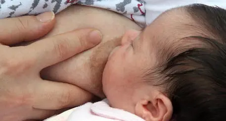 Il latte materno è un salva-vita