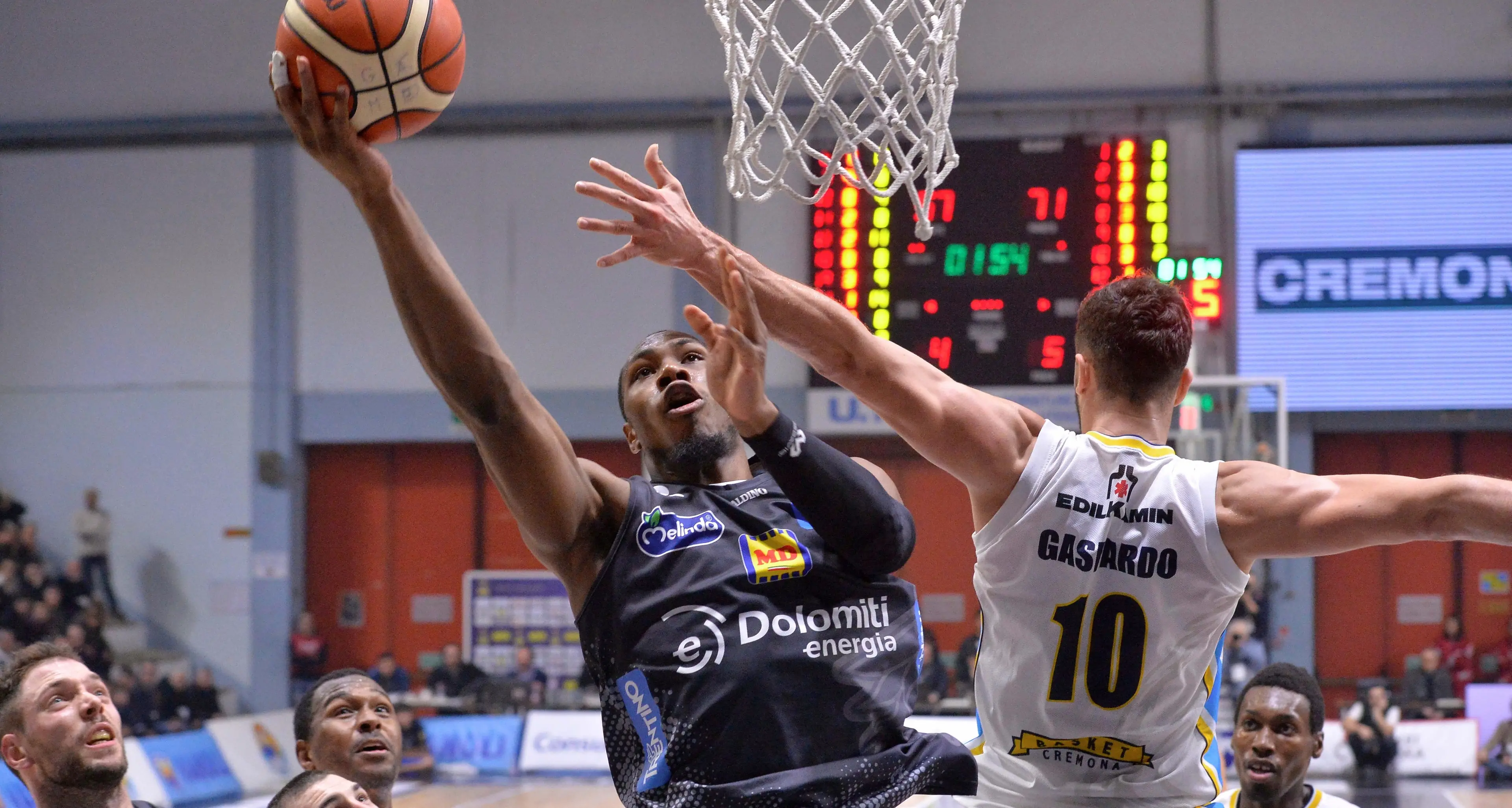 Dominique Sutton ai detenuti: «Il basket mi ha salvato la vita»