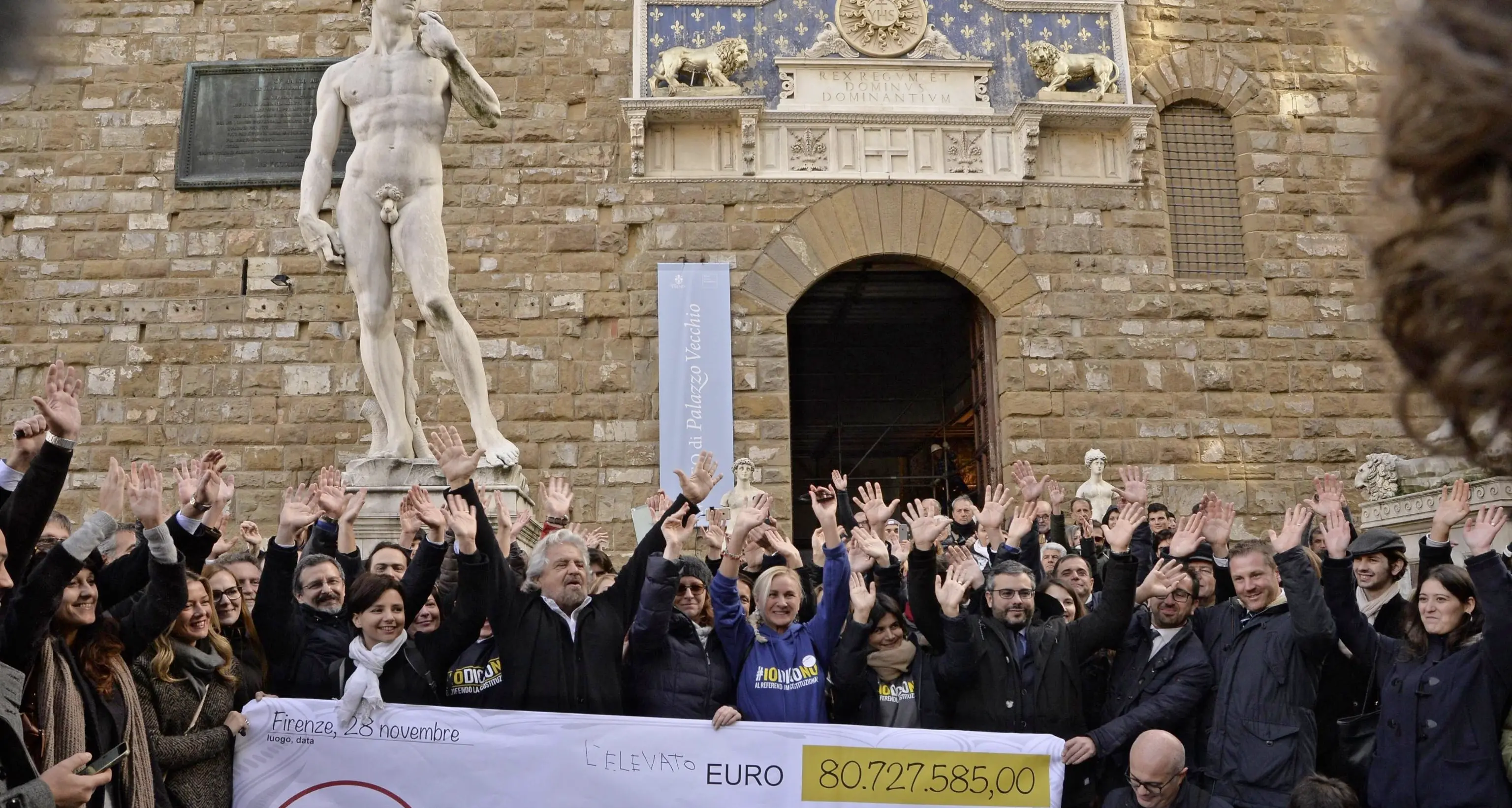 «Restitution Day», Grillo a Firenze «Insensato parlare di governo tecnico»