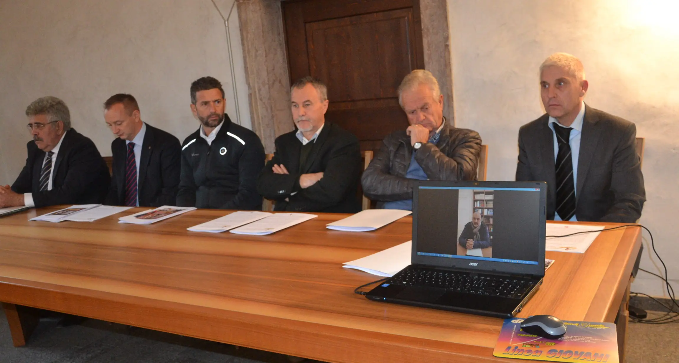 Al mercatino di Pergine i prodotti di Amatrice Il sindaco Pirozzi: «Avete un grande cuore»