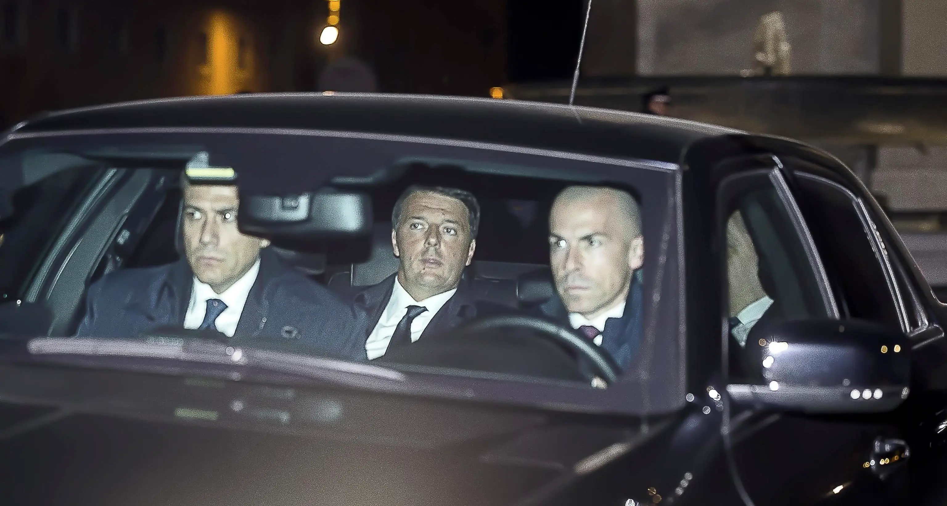 Renzi si è dimesso, Mattarella avvia le consultazioni Probabili elezioni poco dopo la sentenza sull'Italicum Resta debole l'alternativa del «governo istituzionale»