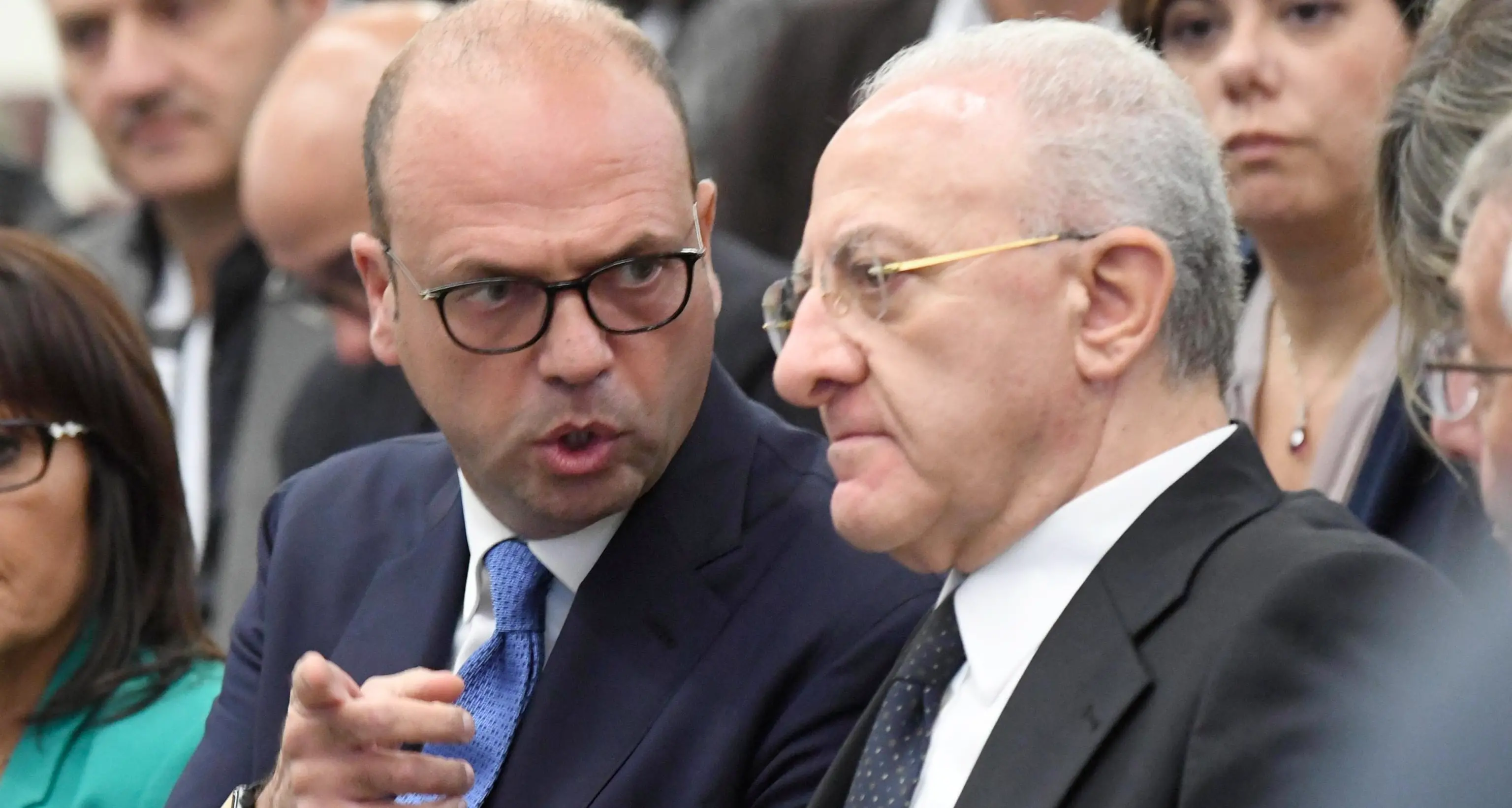 De Luca: l'anticorruzione blocca l'Italia Cantone furioso: slogan basati sul nulla