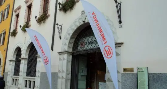 Negozio di Natale Emergency, tanti eventi in via Garibaldi