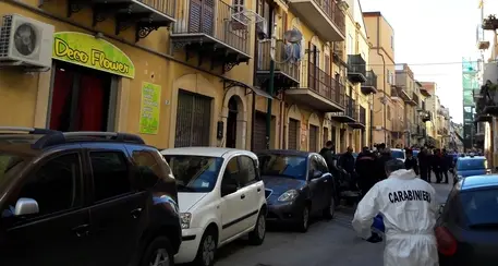 Uccide due figlie e tenta suicidio