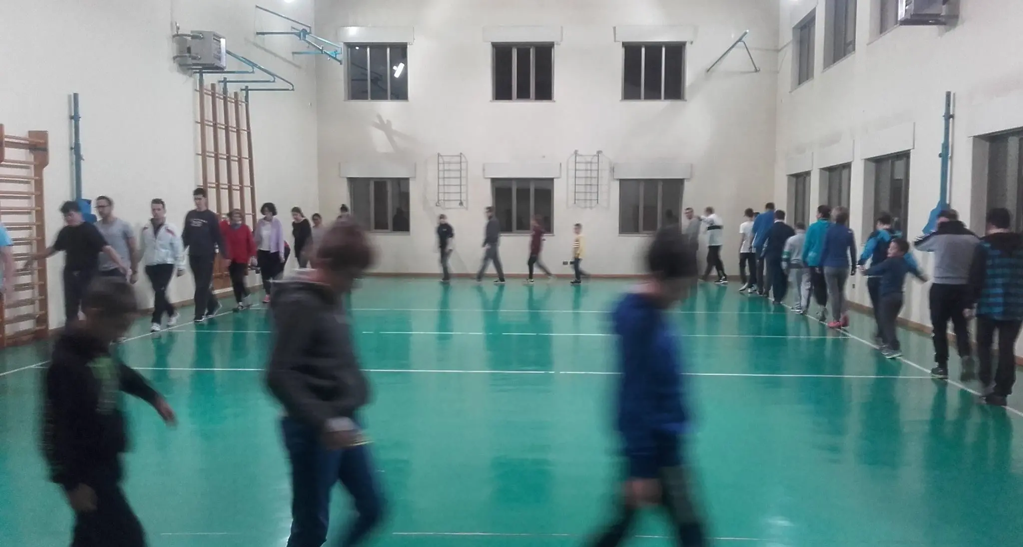 Tassullo, ragazzi normali e speciali in palestra insieme