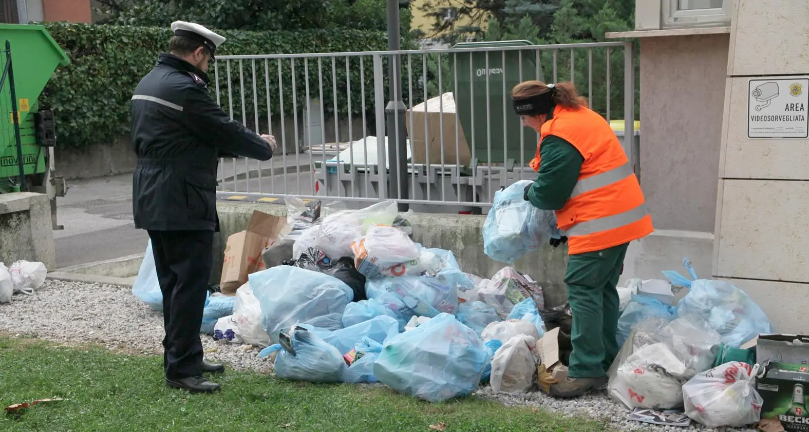 Una «carta di identità» per i contenitori dei rifiuti