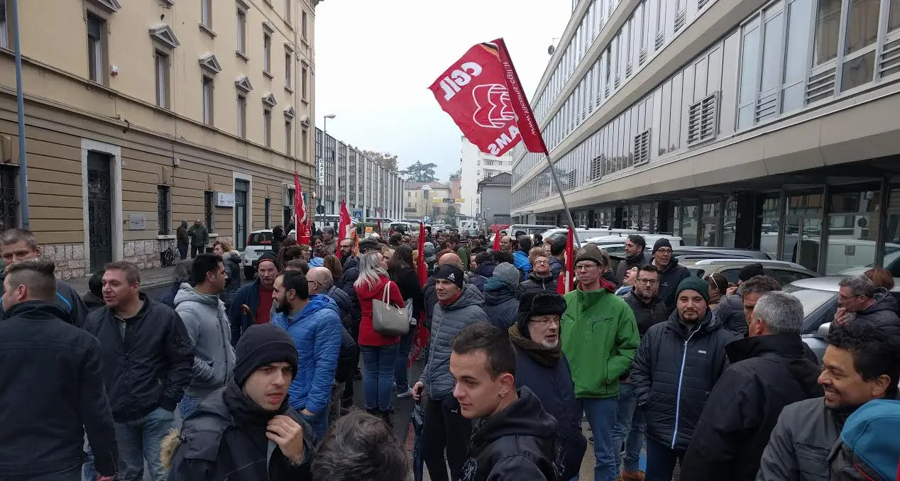 Esuberi Sait, Olivi detta le condizioni