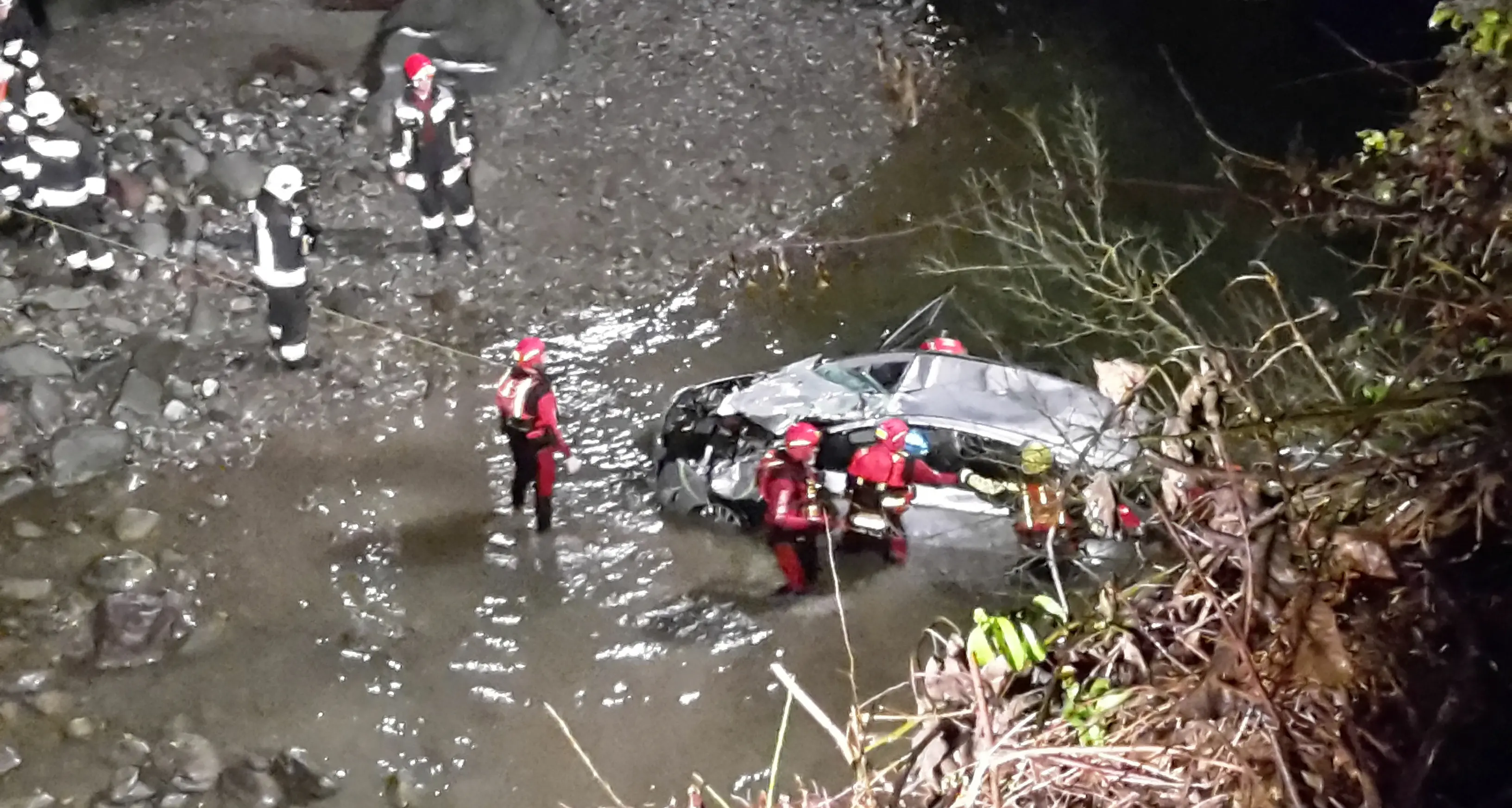 L'incidente mortale a Campodazzo: tre indagati La procura indaga sull'assenza del guard-rail