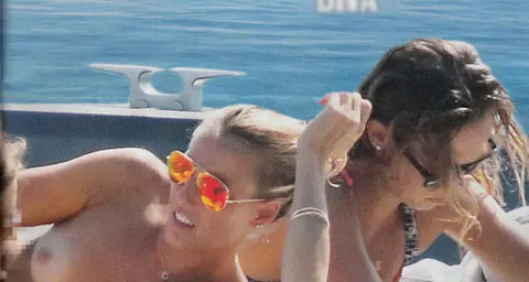 Tania Cagnotto paparazzata in topless a Formentera