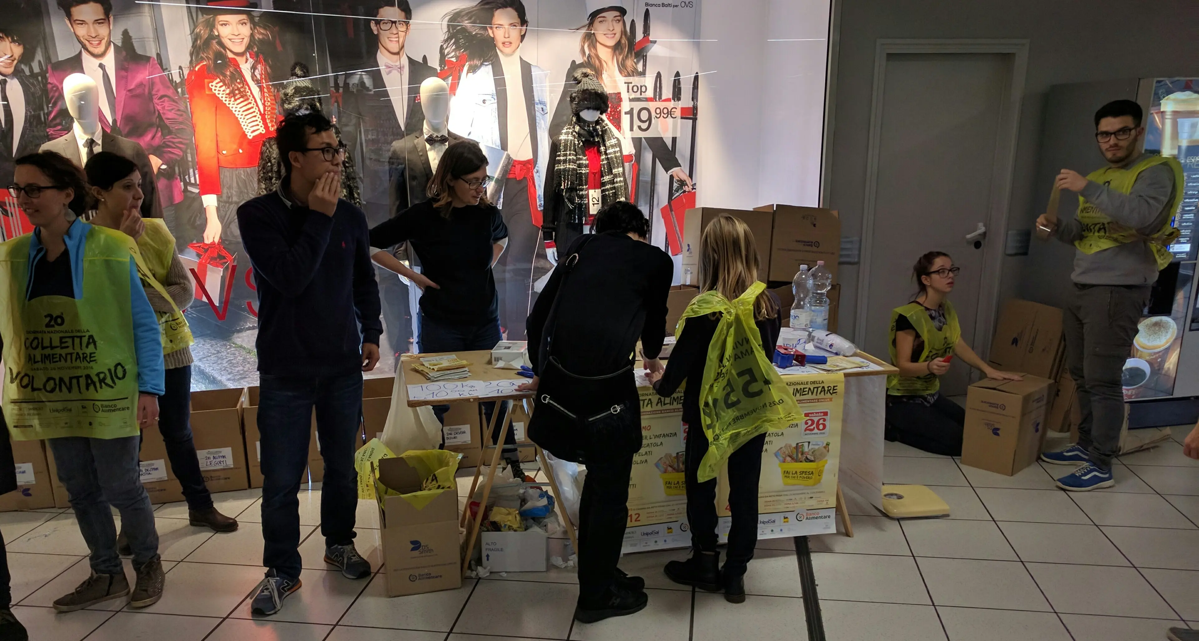 Cinque tonnellate di cibo in dono. In aiuto Caritas e Coop Alto Garda