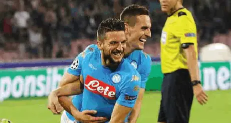 Napoli da applausi, quattro gol al Benfica