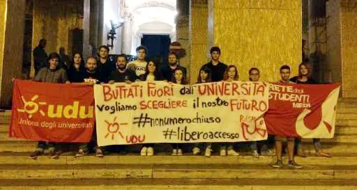 Università, test per medicina Sit-in contro numero chiuso