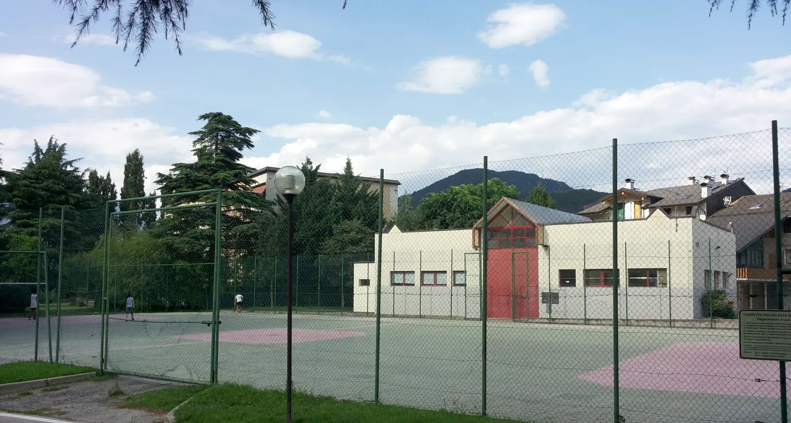 Per il campetto di via Mazzini si pensa ad una copertura