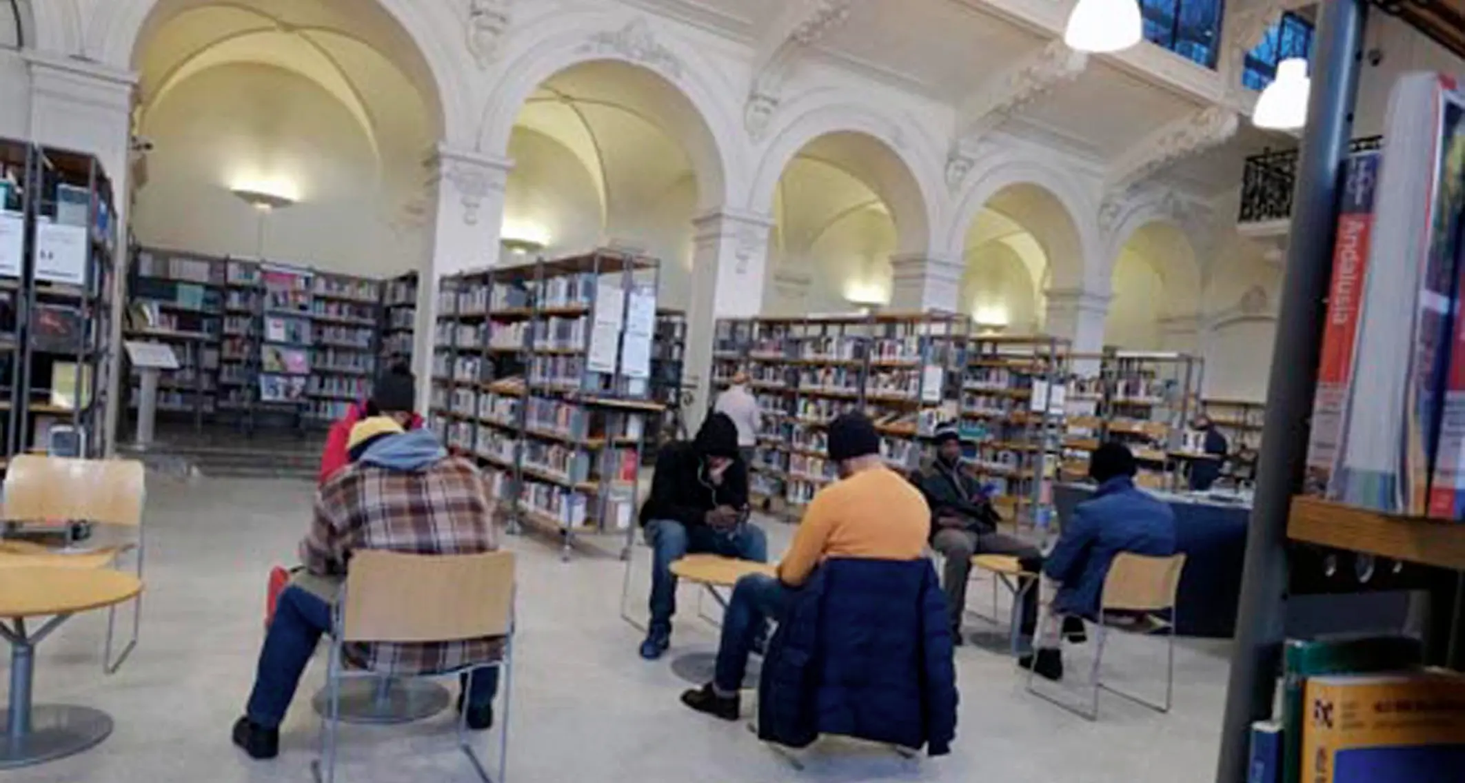 Alla Biblioteca di via Roma vendita di libri, cd e dvd