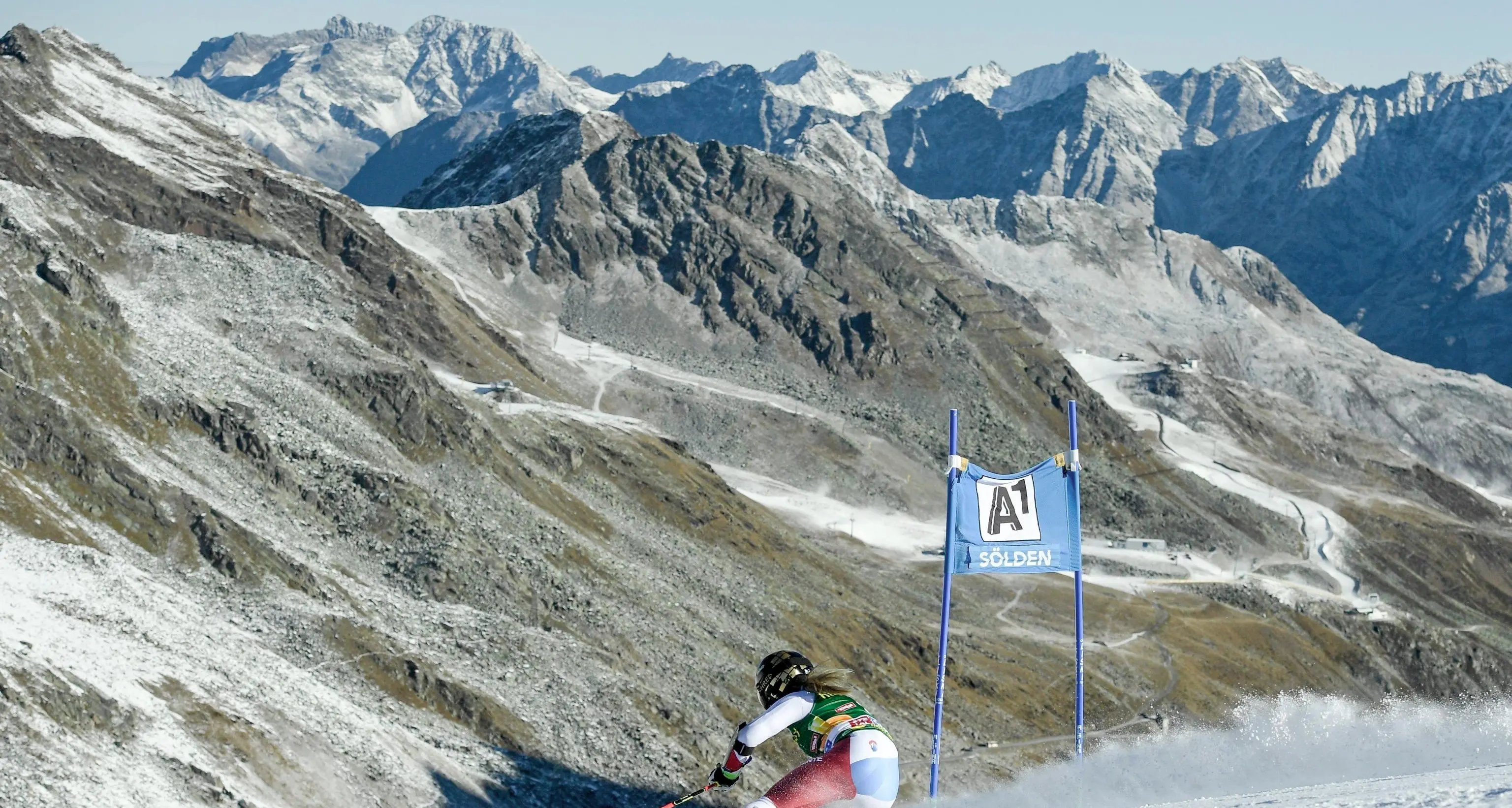 Sölden Lara Gut in testa Marta Bassino per ora terza