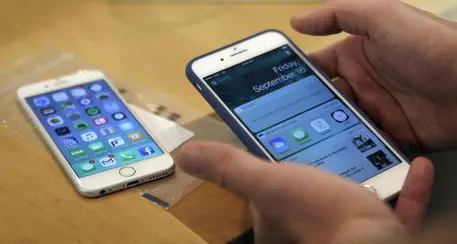 L'iPhone 7 fa sibilo, Apple lo sostituisce