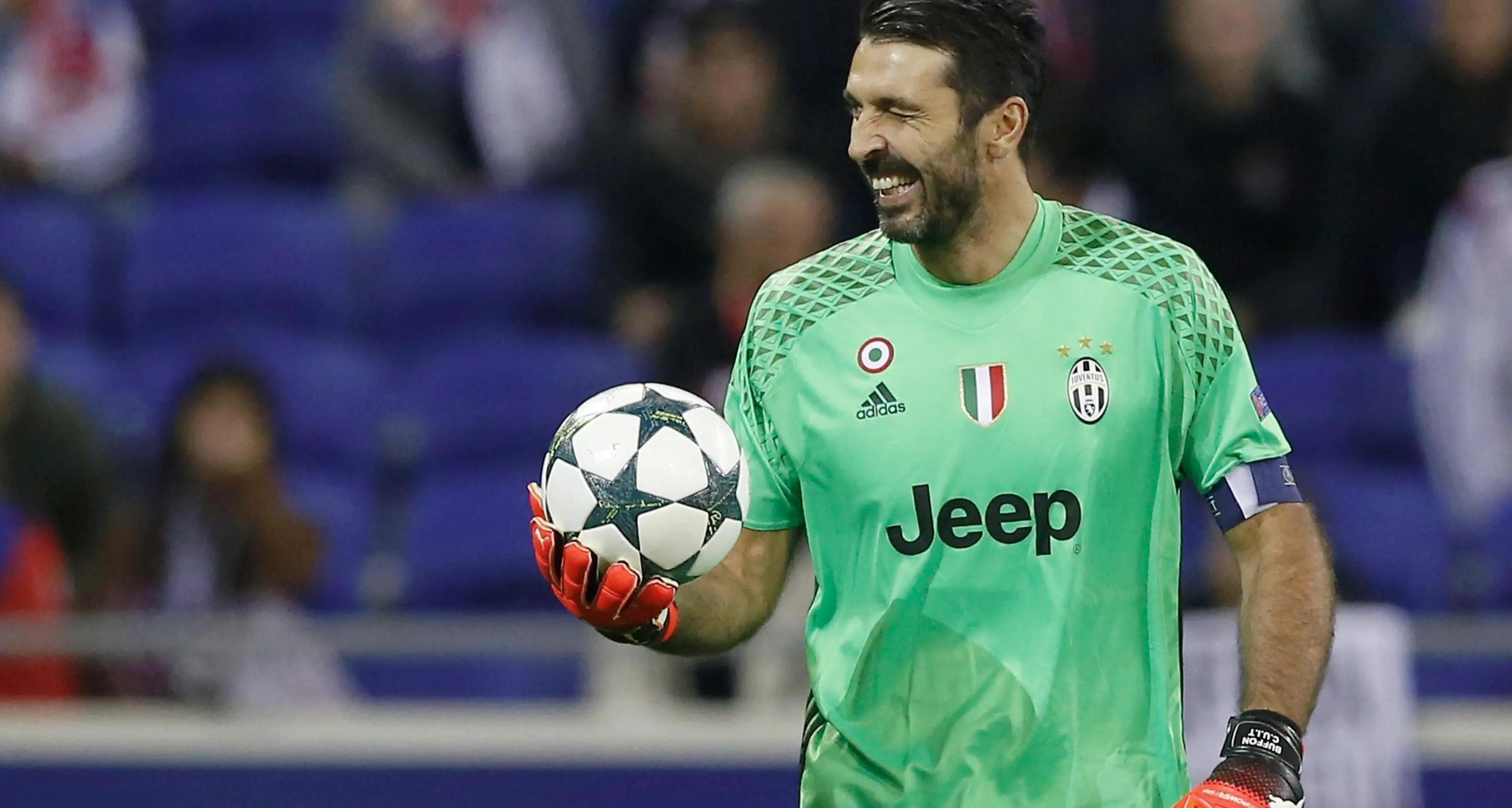 Juventus, Buffon «chiama» Bernardeschi e Donnarumma