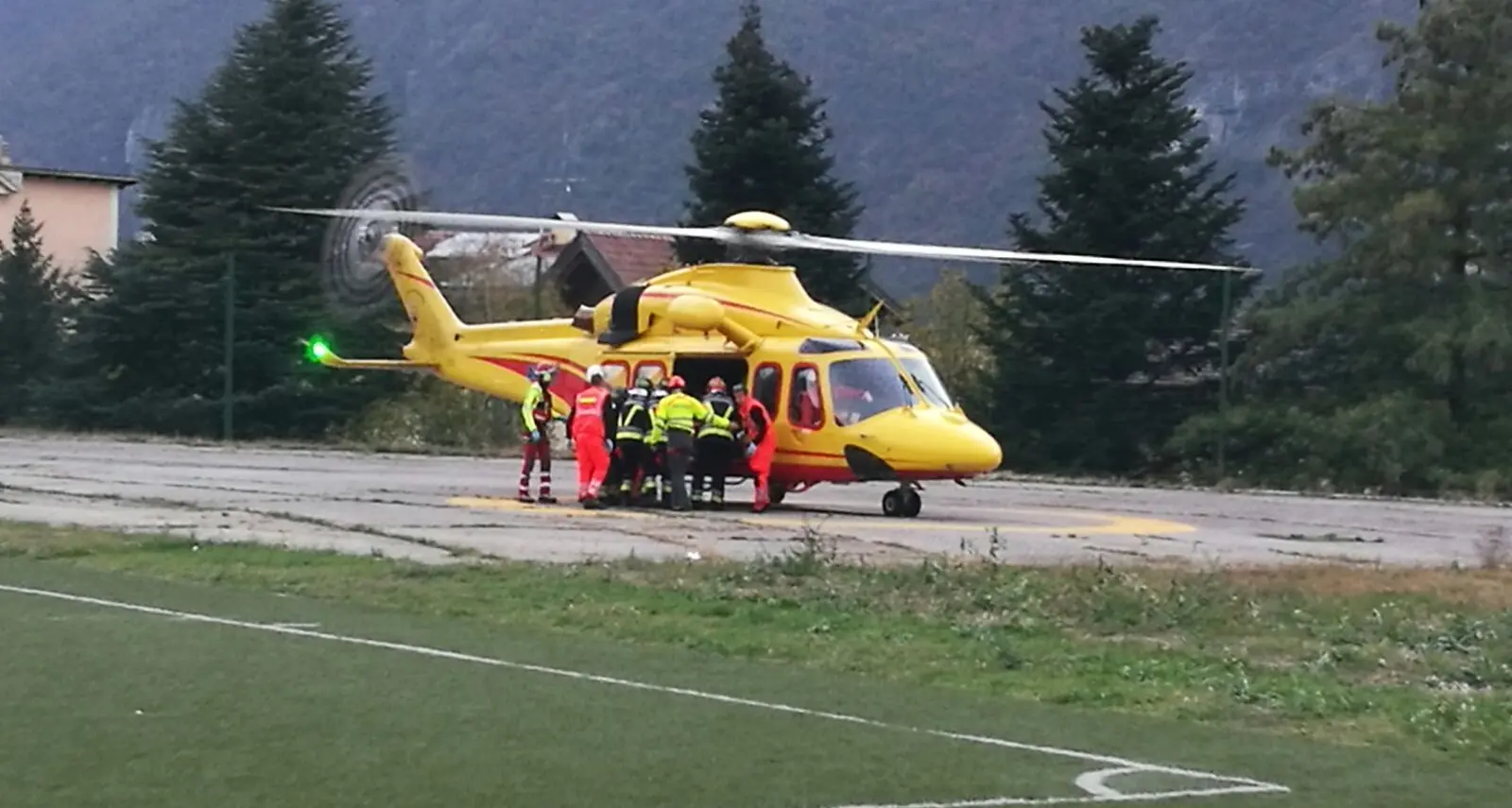 Ala, cade da cavallo ricoverato in codice rosso