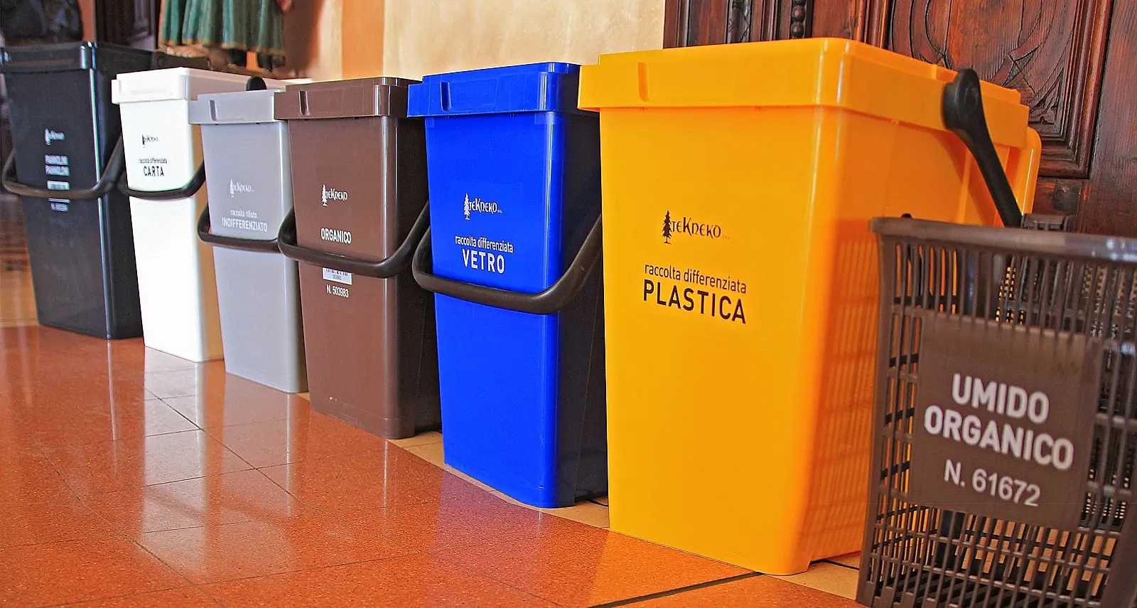 Plastica nei cassonetti, solo l'Amnu farà pagare