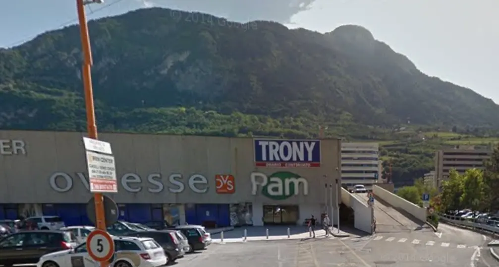 Bren Center, ladri in azione al Trony Rubati telefoni per 40mila euro