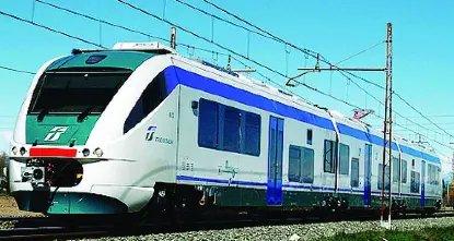 Al treno Minuetto si è spaccato il motore, sversati 60 litri di olio