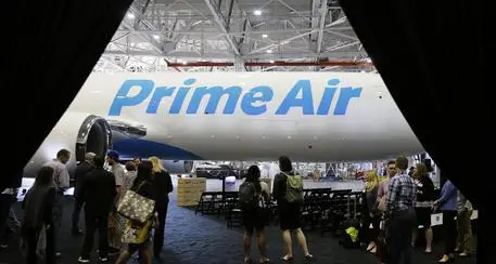 Amazon avanti tutta su consegne, arrivano anche aerei cargo