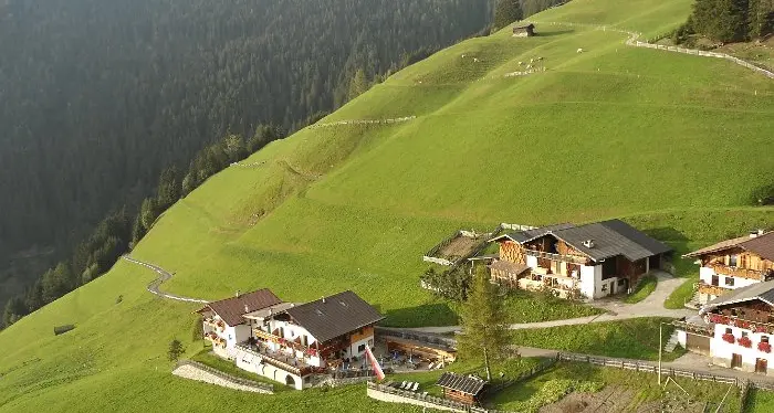Rifugi, presìdi di cultura e vita alpina
