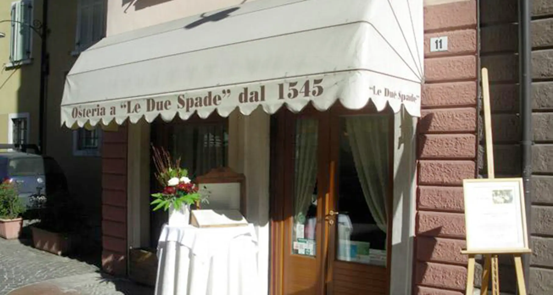 I ladri alle «Due spade» rubano cibo, vino e attrezzi