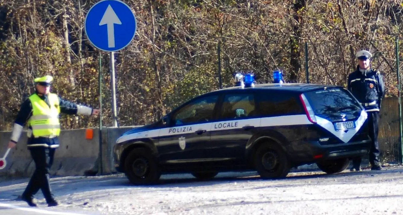 Motori da barca rubati nascosti nel bagagliaio