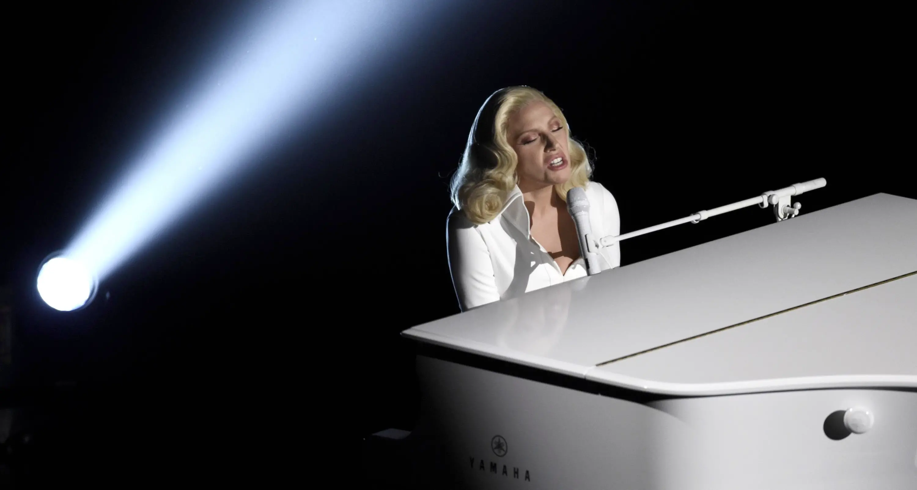 Cinema, è nata una stella Remake con Lady Gaga