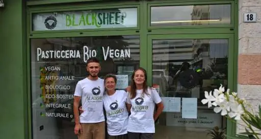 La pecora nera vegana è diventata un'azienda