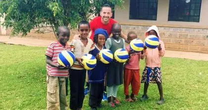 «Facciamo muro contro la povertà» Trentino Volley in Africa