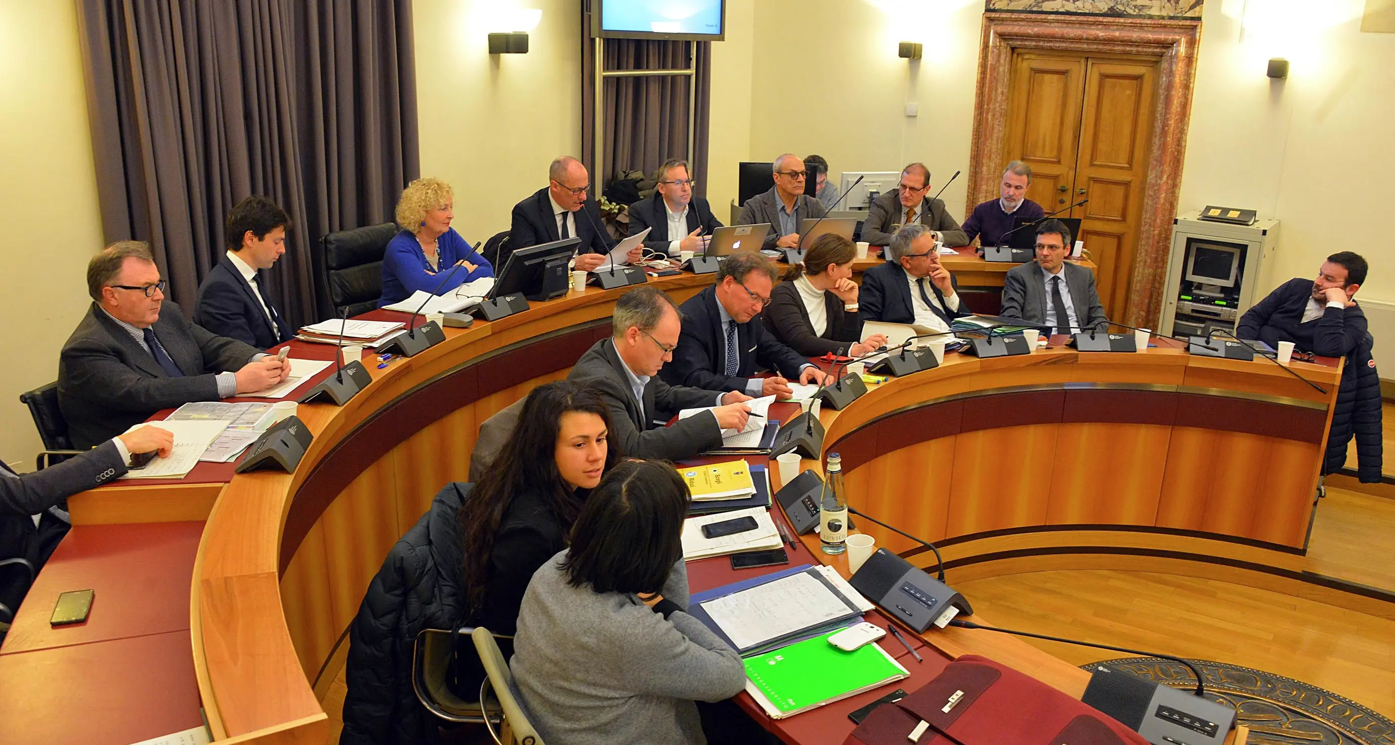 Uez (Patt) contro Andreatta «Che ci stiamo a fare qui?»
