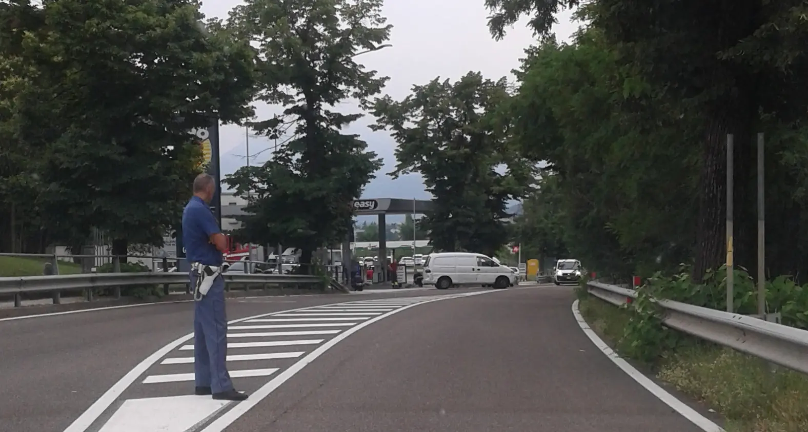 Incidente all'uscita dal distributore: traffico rallentato a Sant'Ilario