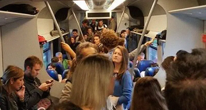 Ressa sui treni del mattino fra Rovereto e Trento I passeggeri: un problema annoso che va risolto
