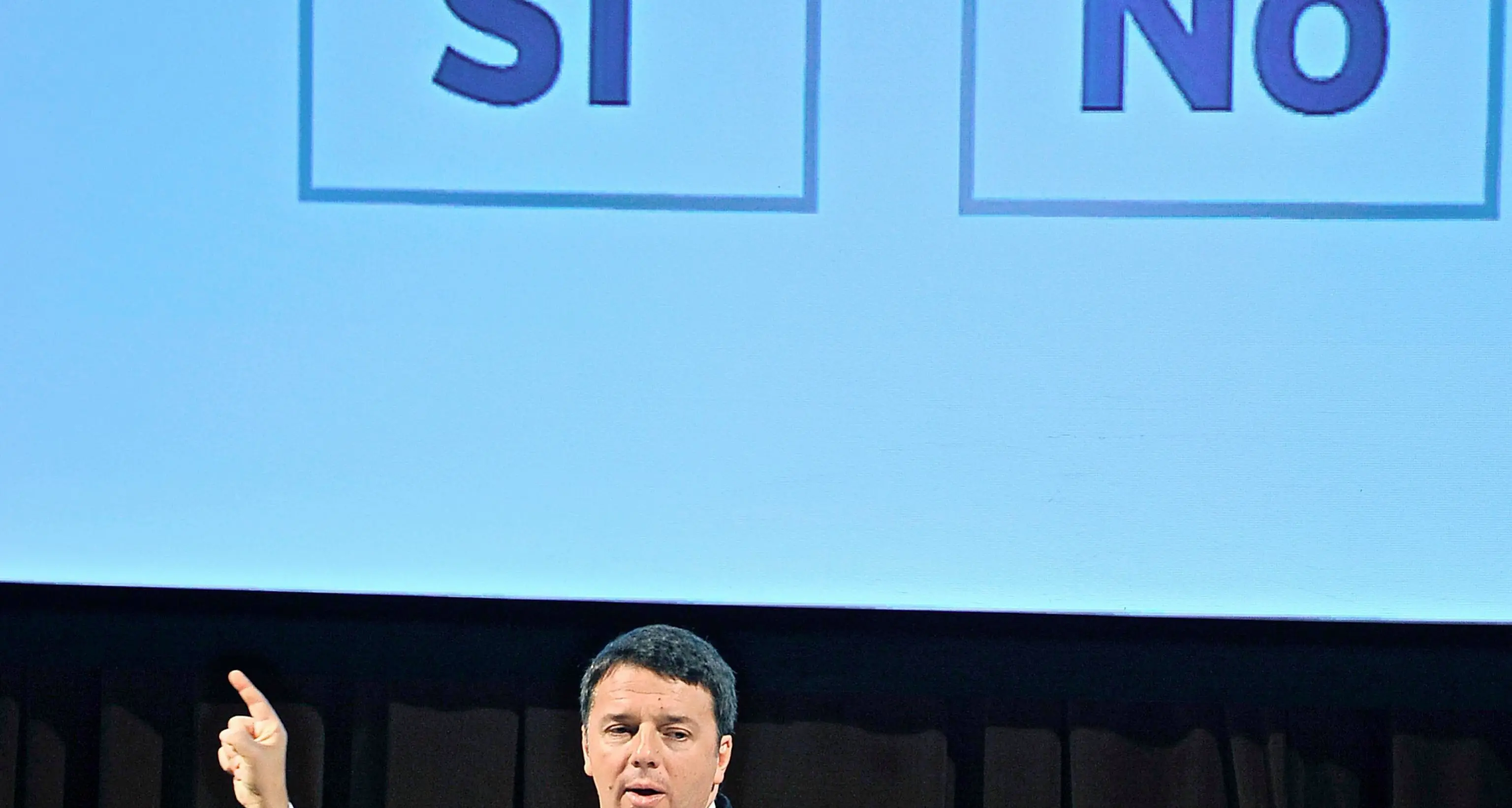 Data e quesito del referendum il comitato del no critica Renzi