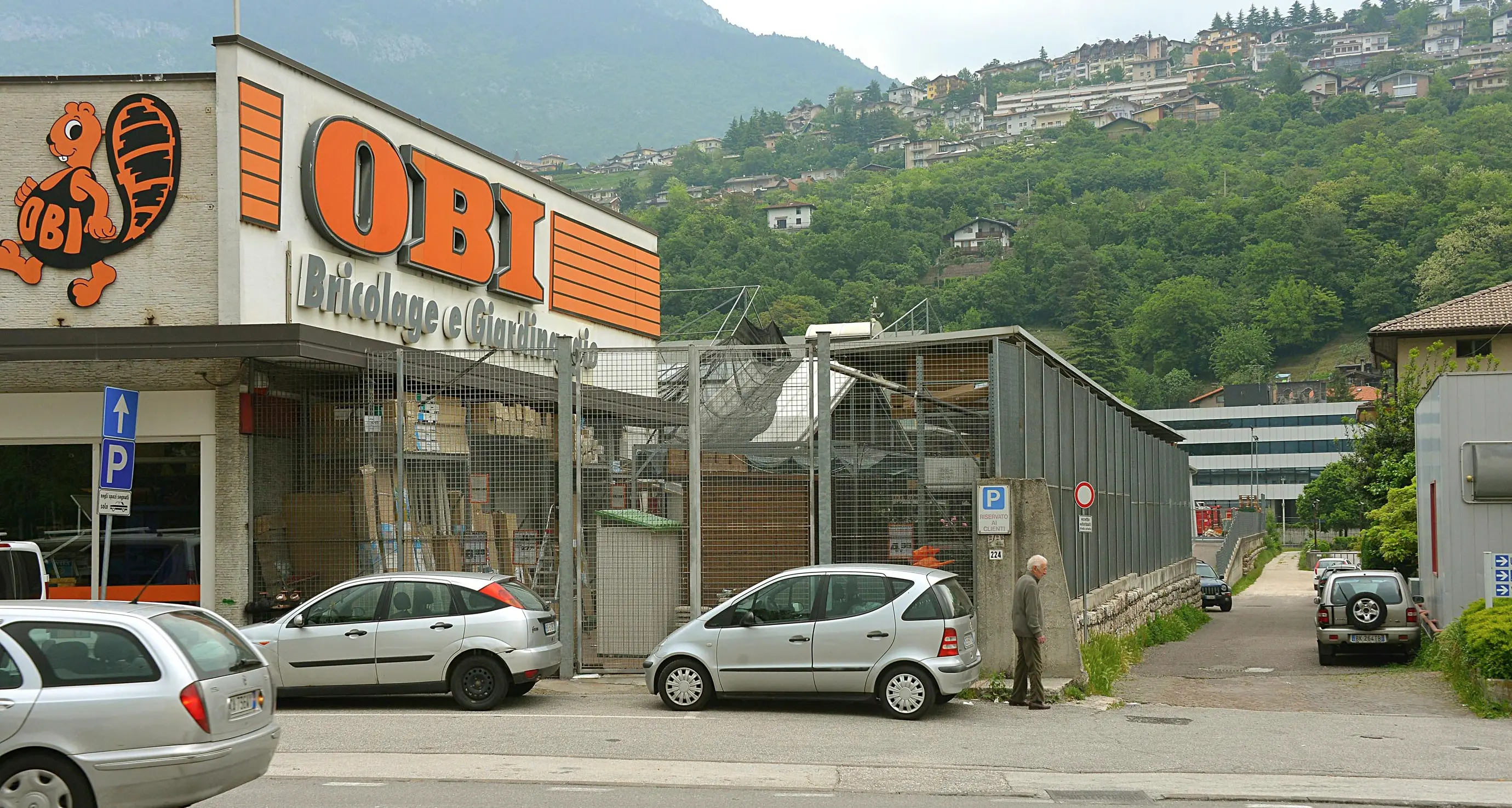 Trento nord, un carabiniere blocca il ladro di biciclette