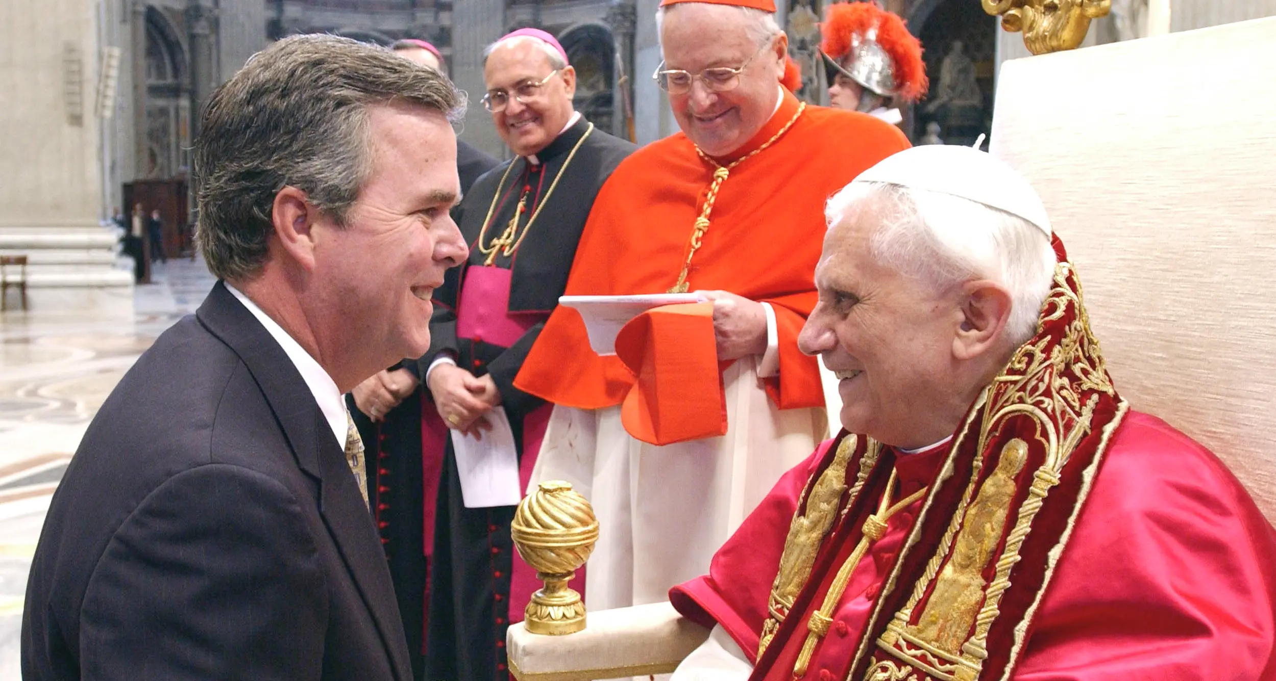 Jeb Bush contro il Papa «Ha favorito Donald Trump»