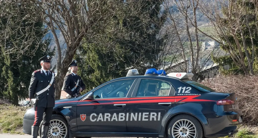 Aggressione sul lungolago di Levico, denunciato per rapina un 16enne