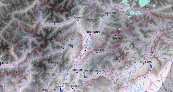 Sale l'Adige nel Meranese Raggiunta soglia preallarme
