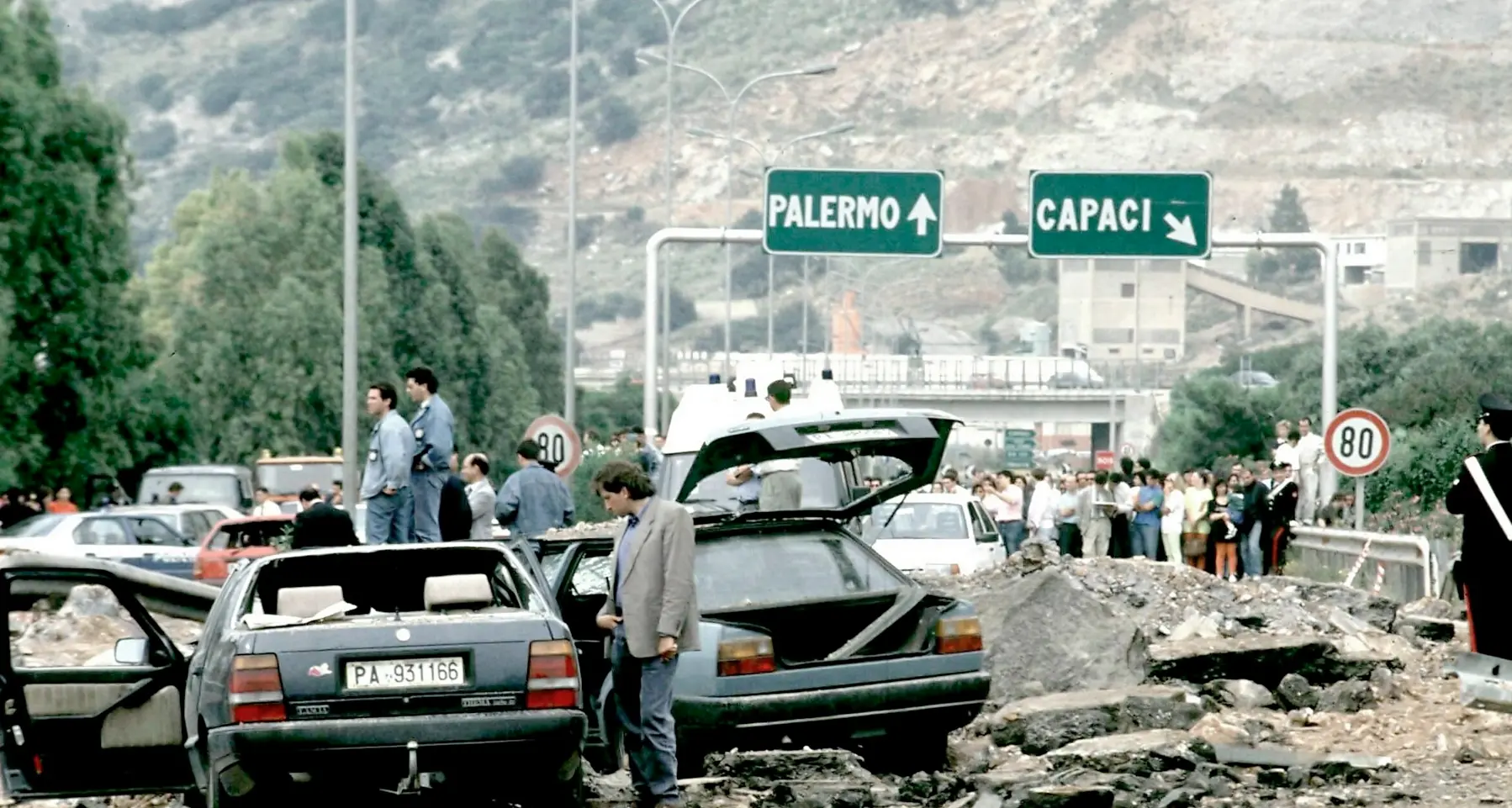 La mafia è viva Uccidiamo la mafia