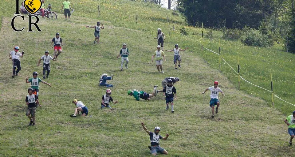 Nona Cheeserolling
