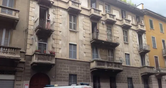 Milano, crolla una palazzina: almeno un morto