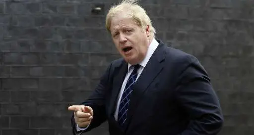 Brexit, l'eurofobico Johnson paragona la Ue al nazismo